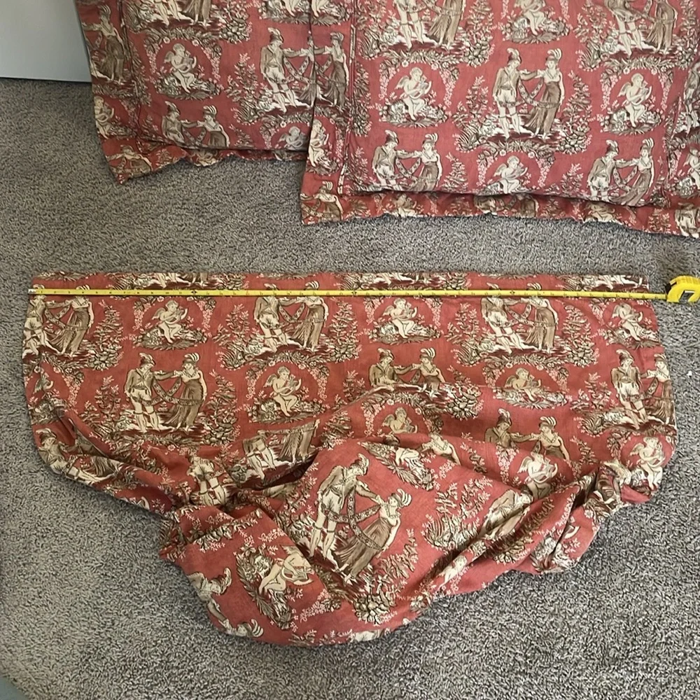 Toile Curtains (2) & Shams (2) with Romantic Couple & Cupid playing Harp. - Picture 6 of 8